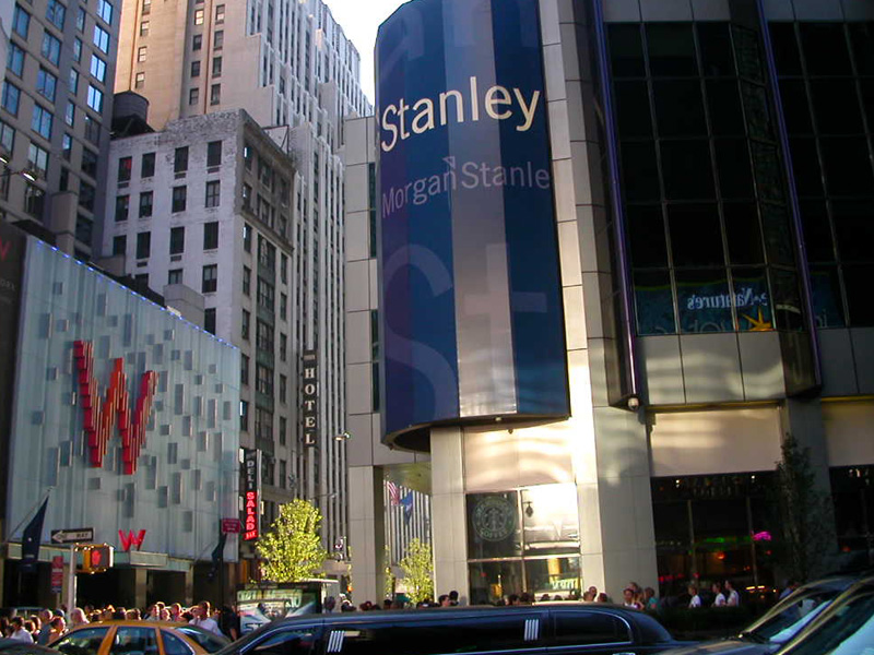 La un an dupa ce a depasit apogeul crizei, Morgan Stanley face profit de 600 mil. dolari
