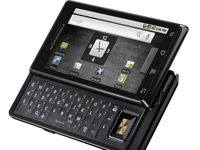 Motorola Milestone. Platforma de operare a telefonului este Android. Are tastatura QWERTY, camera foto de 5 MP si ecran de 3,7 inch.