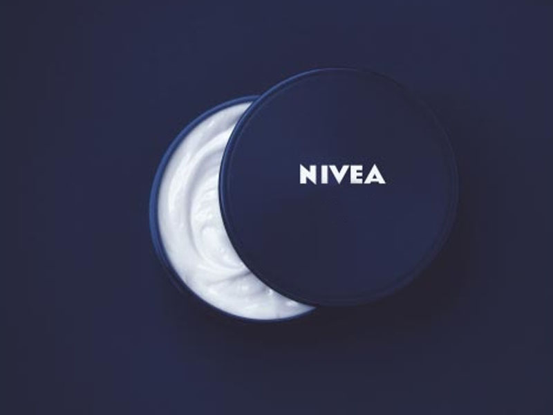 Producatorul Nivea si-a redus profitul cu o treime