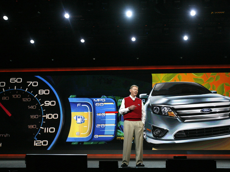 Cine este Alan Mulally, omul venit de la Boeing pentru a salva Ford