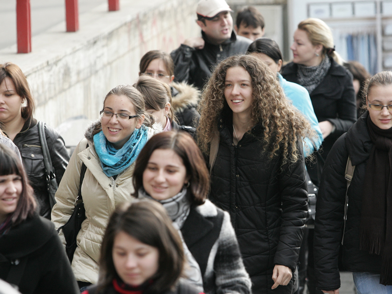 Unde au ajuns tinerii din Spania: rata a somajului de 43%