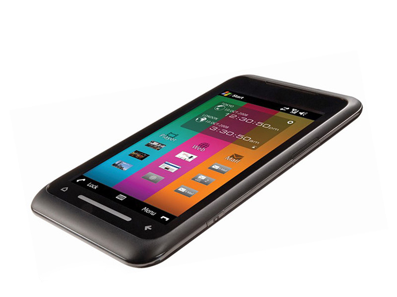 Toshiba TG01. Are ca platforma de operare Windows Mobile, , 256 MB RAM si 9,9 mm grosime.