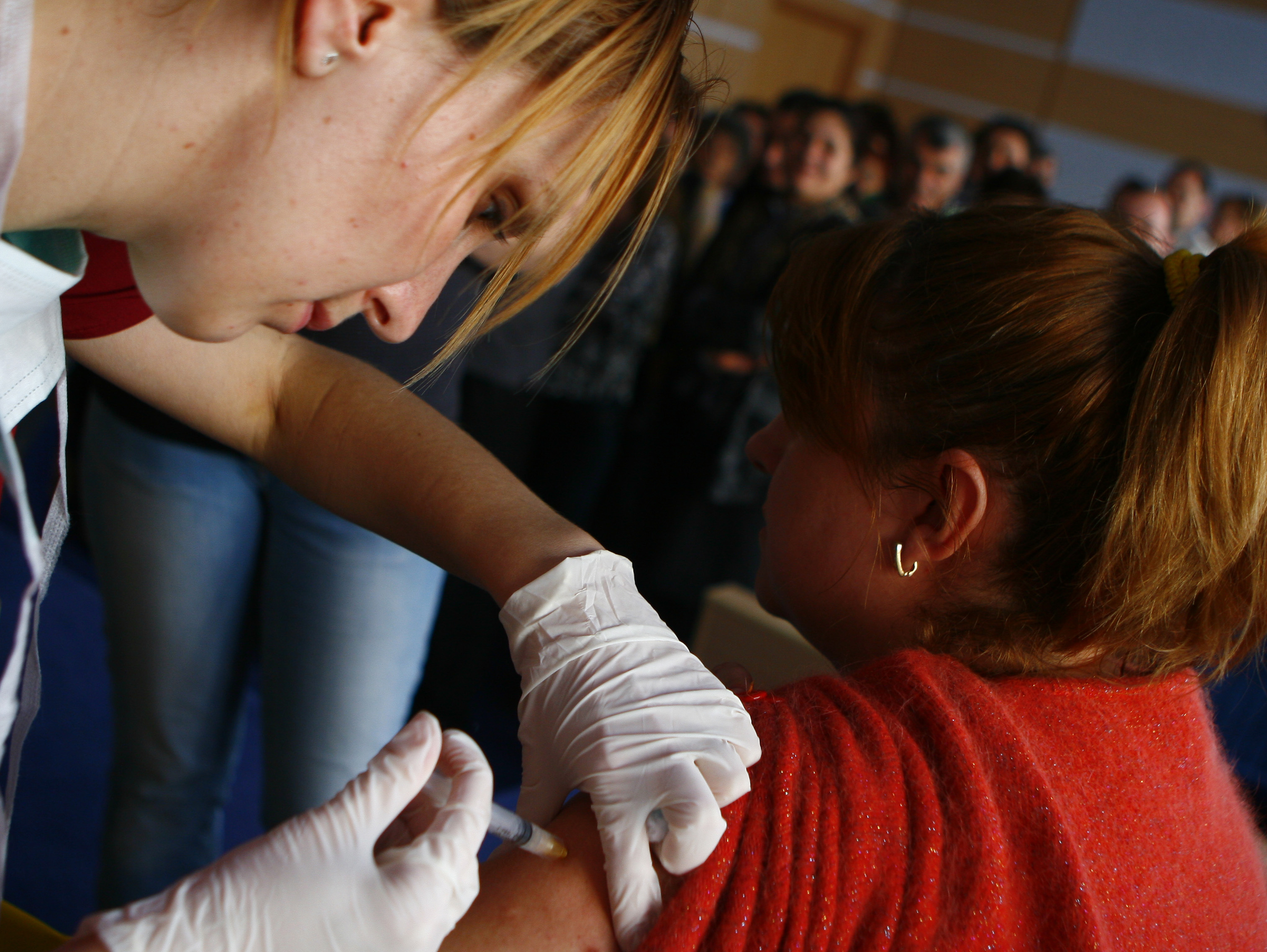 Asaltul centrelor de vaccinare: 500.000 de oameni s-au vaccinat impotriva gripei A/H1N1
