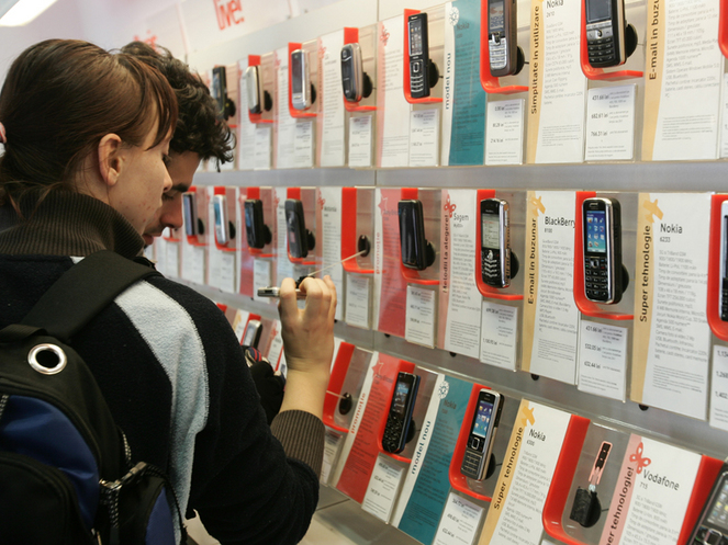 Aproape 10% dintre magazinele operatorilor telecom risca amenzi pentru neinformarea clientilor