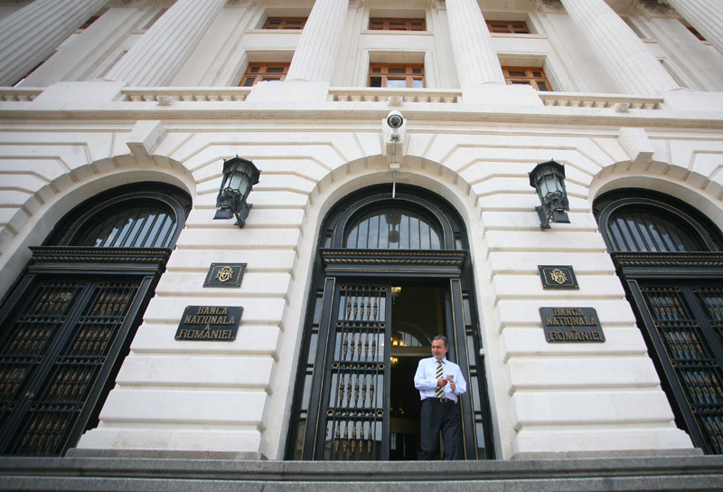 Bancile prefera o dobanda de 3,5% de la BNR in locul uneia de 20% de la clienti