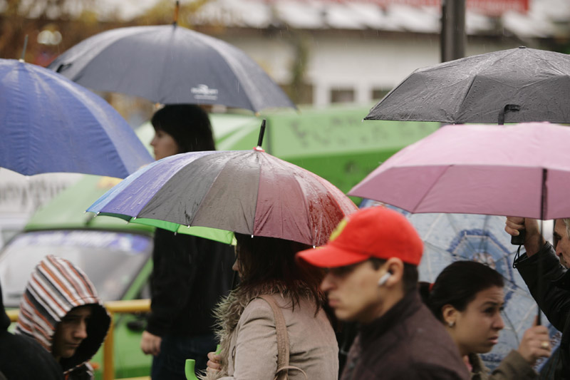 Romania a iesit din recesiune. Criza continua