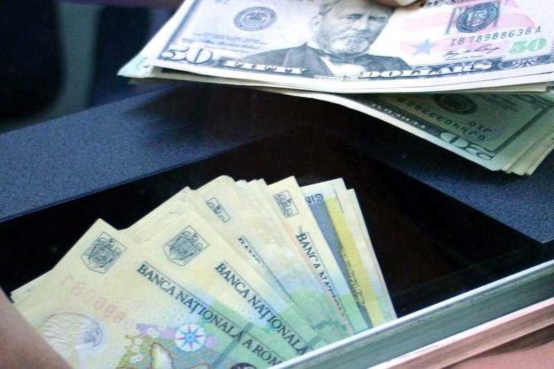 Cum au ajuns economiile romanilor la banci in scadere