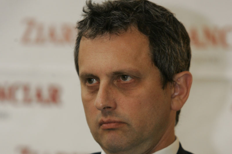 BNR: Romanii sunt la limita posibila de indatorare