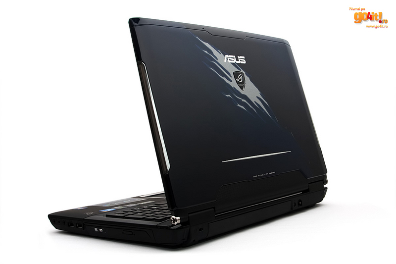 Laptopul 3D de la Asus: departe de experienta din cinematograf