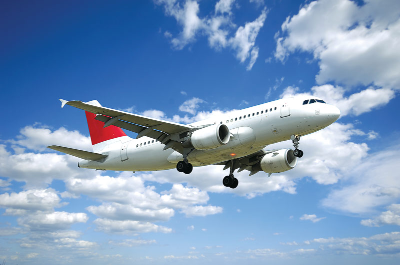 Operatorii aerieni ataca CFR-ul. Unde poti zbura cu avionul in tara?