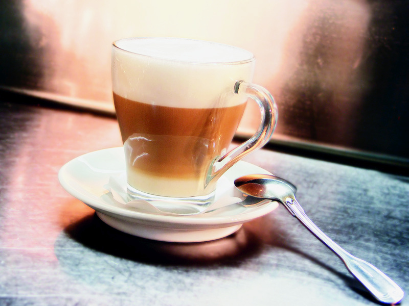Criza ucide un simbol frantuzesc: cafenelele par a avea zilele numarate
