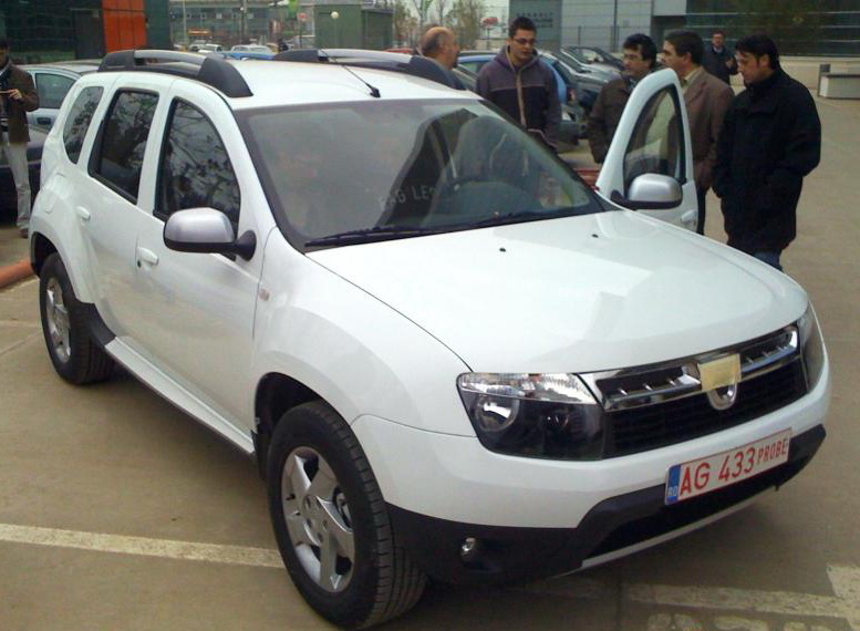 Cea mai ieftina Dacia Duster 4X2 costa 13.040 de euro - site-uri de vanzari auto