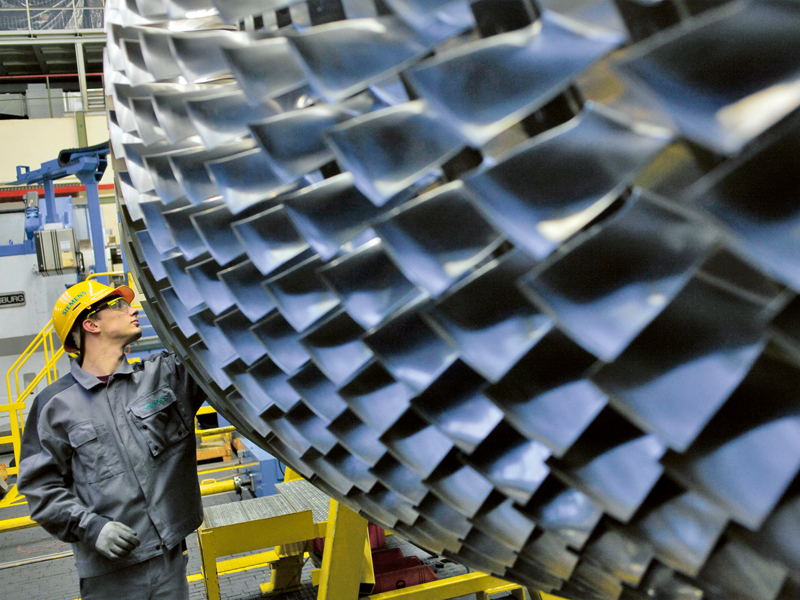 Spre deosebire de SUA, Europa se bazeaza pe industrie pentru a iesi din criza