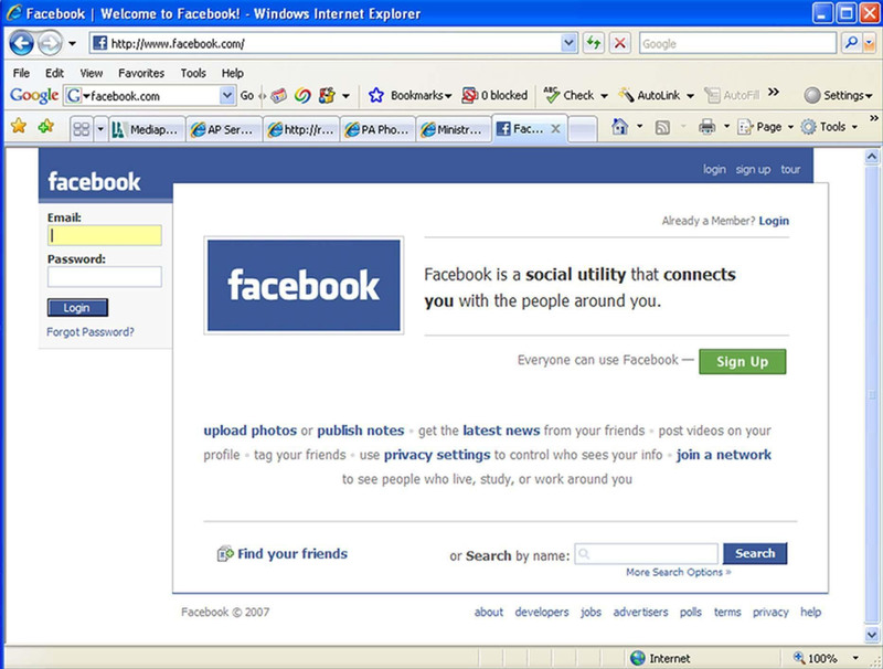Facebook a depasit Yahoo