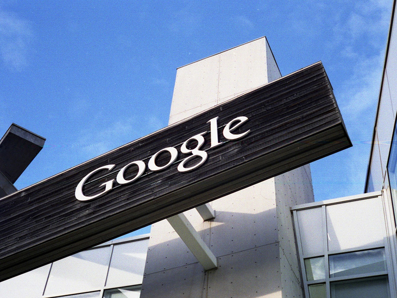 Trei oficiali ai Google au fost condamnati in Italia