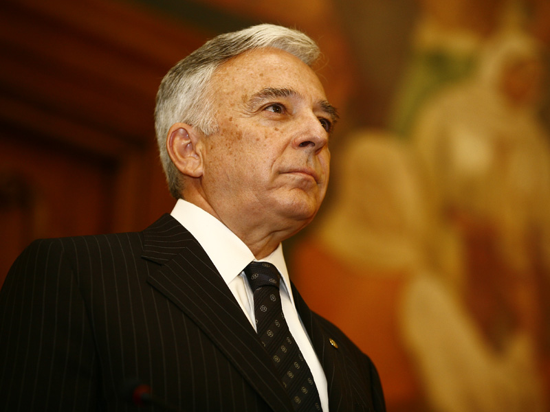 Isarescu: Regula "imprumuta-te la jumatate din ceea ce poti sa dai inapoi cu usurinta" este valabila si acum