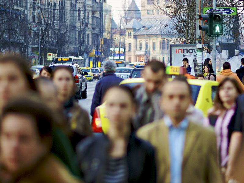 Economia continua sa se zbata in recesiune