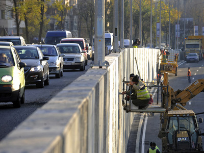 Oprescu incepe autostrada suspendata