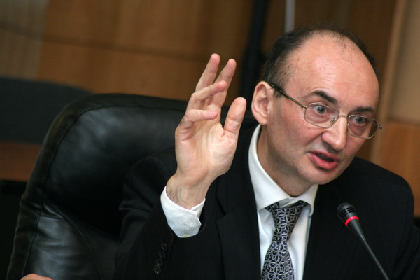 Pogonaru despre banci: Profitul e numai al lor, pierderile le impart cu clientii