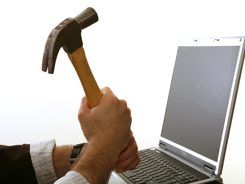 De ce se strica laptopurile noastre?
