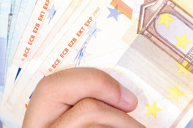 Romanii pot scapa mai usor de datorii