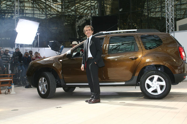 Dacia pregateste un Duster rosu pentru Basescu