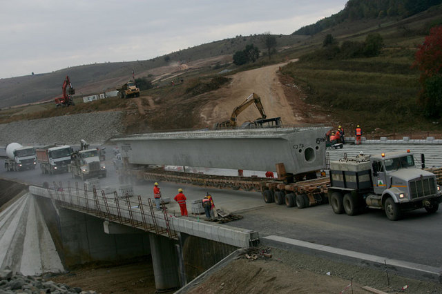 1,72 miliarde de euro pentru doua tronsoane de autostrada