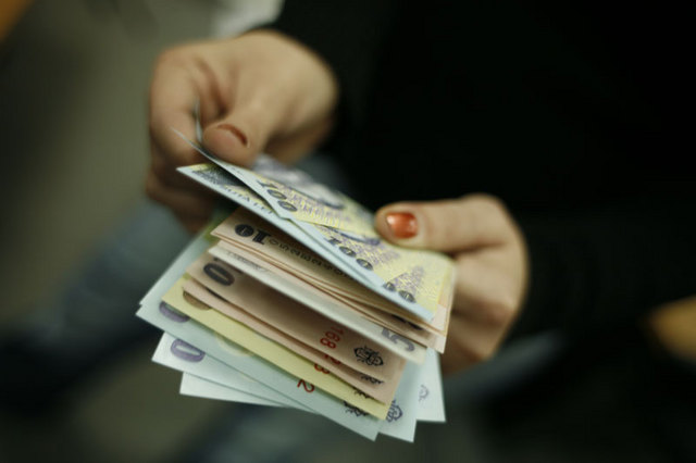 Factoring-ul - cum pot face patronii rost de bani in 24 de ore