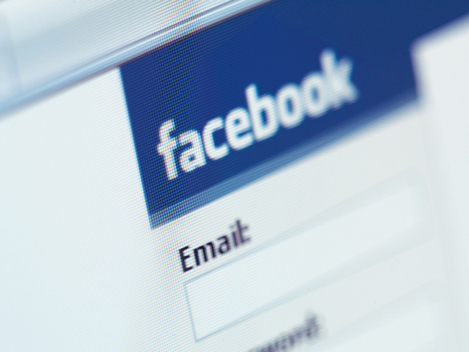 Facebook este mai vizitat ca Google