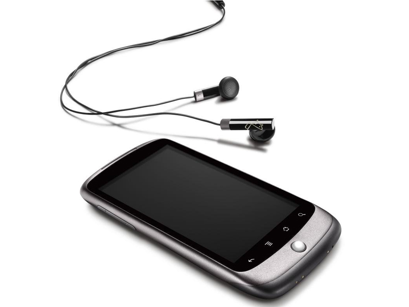 eMAG vinde primul telefon lansat de Google de la 2.500 de lei