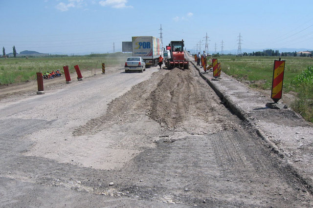 Transportatorii cer impozitarea suplimentara a „regilor asfaltului”