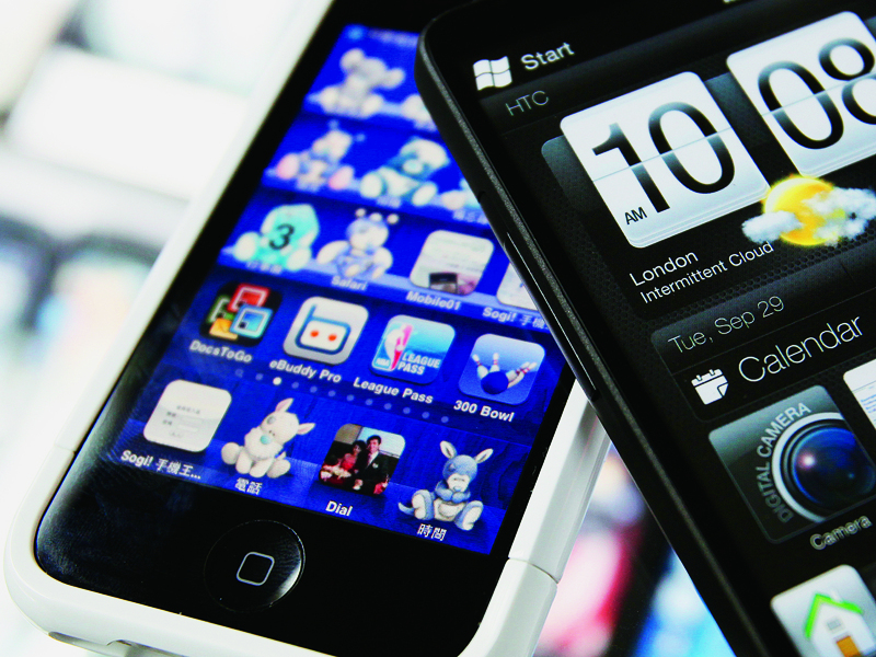 Razboiul Apple - Google, prin prisma iPhone vs Nexus One