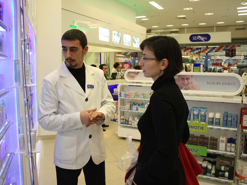 81.000 de euro pe luna. Atat vinde in medie o farmacie Sensiblu
