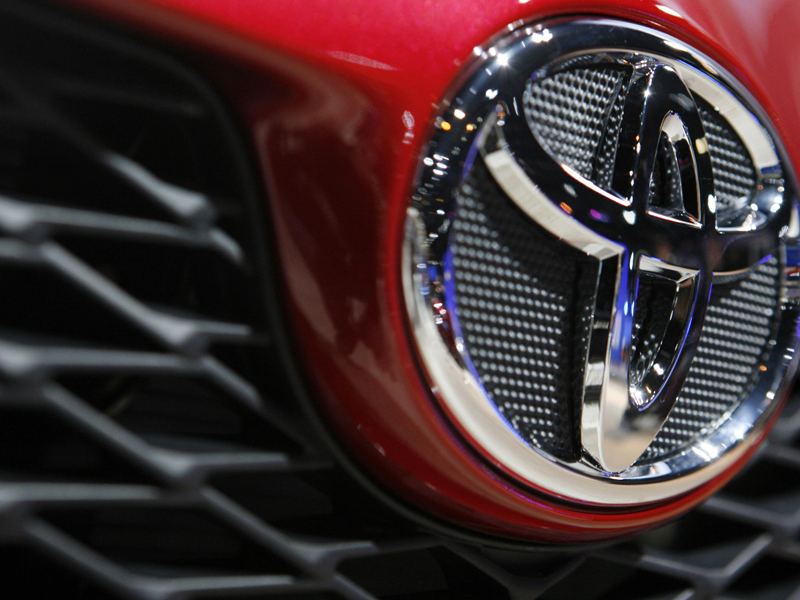 Toyota va reduce productia de modele Prius cu 10%