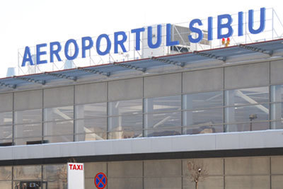 Desi aeroportul Sibiu s-a crapat, primarul spune ca nu e grav