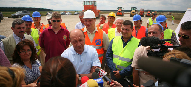 Basescu rupe prietenia cu asfaltatorii