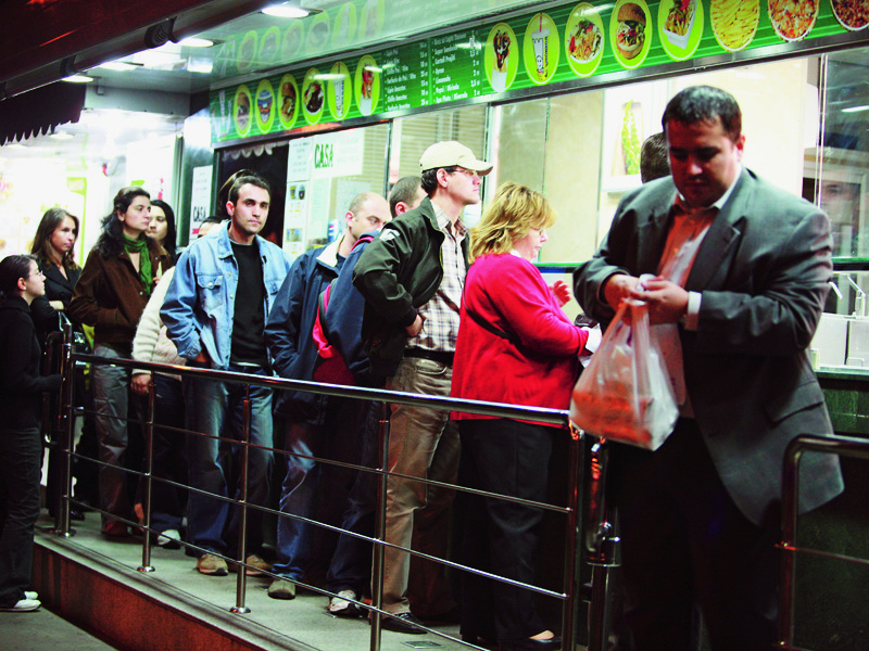Cat de periculoasa este mancarea fast-food?