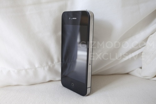 Prototipul noului iPhone, uitat intr-un bar de un angajat al Apple. Vezi cum arata
