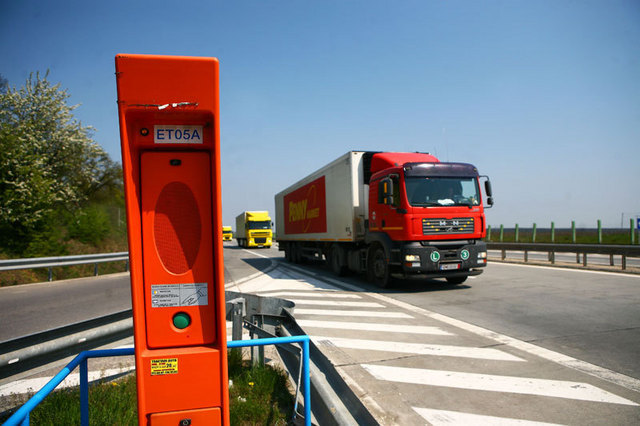 N-avem bani de autostrazi, dar punem garduri