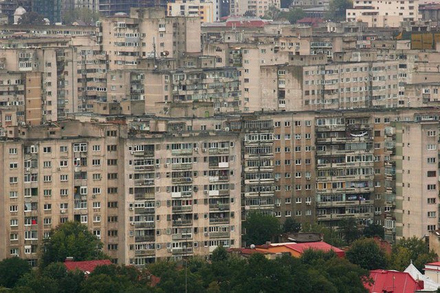 Doua camere la Brasov costa cat o garsoniera in Bucuresti