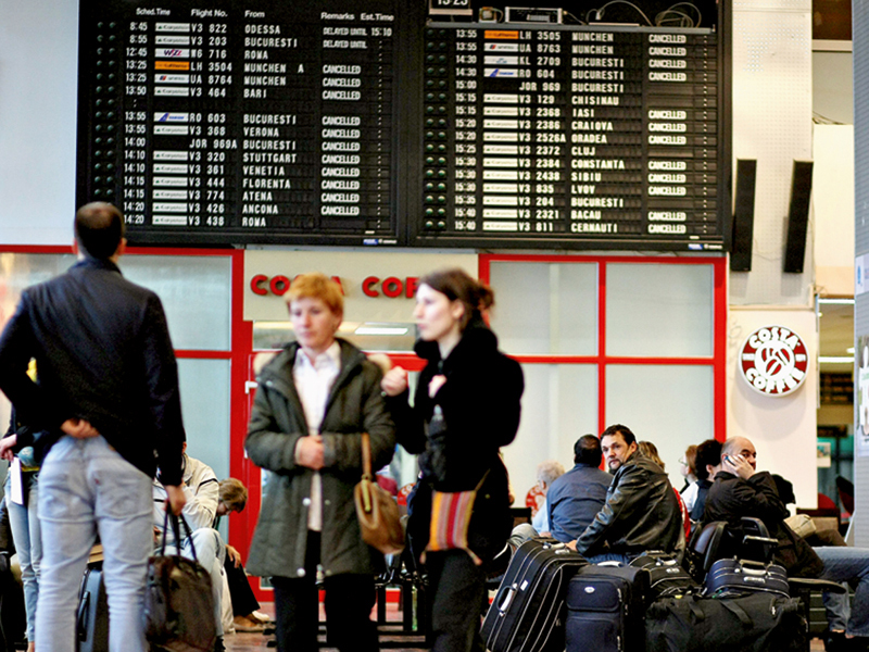 Checkin închis, pierderi de 2,1 mil. euro pentru aeroporturile romanesti