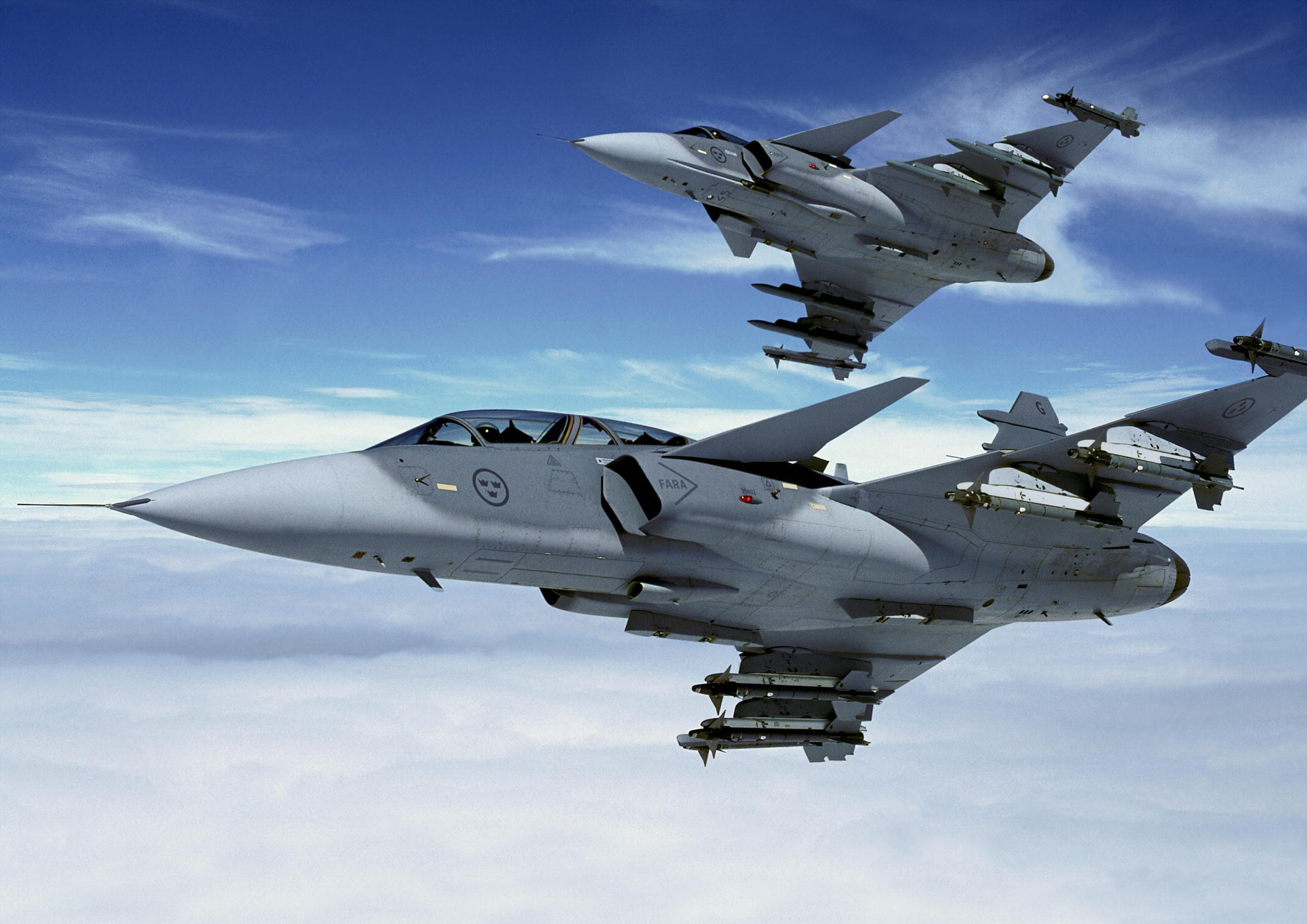Oferta disperata a suedezilor: avioane Gripen noi la pretul la care americanii ne dau F16 vechi