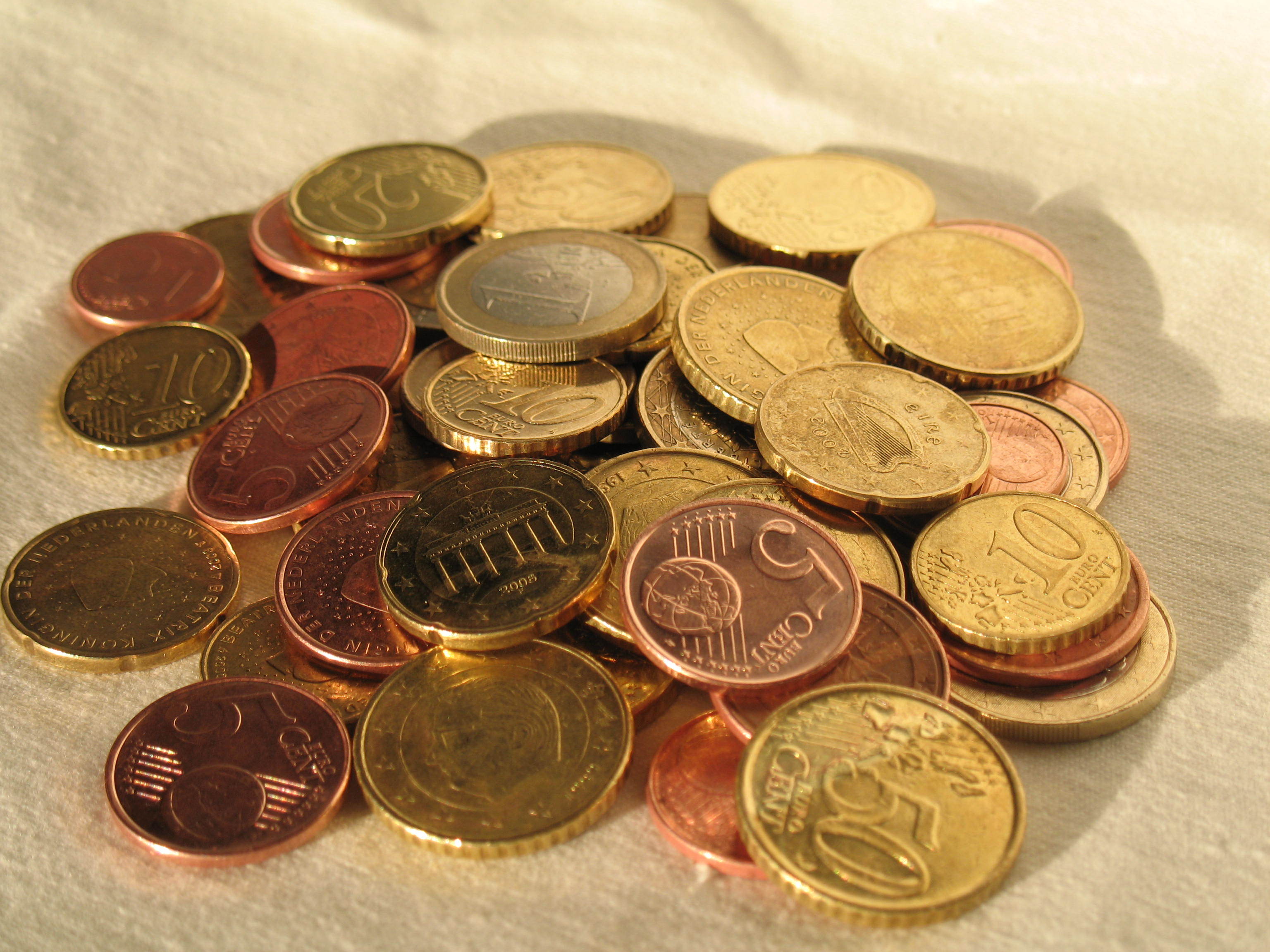 Deutsche Bank: In zece ani, Romania ajunge la o datorie publica de 53% din PIB