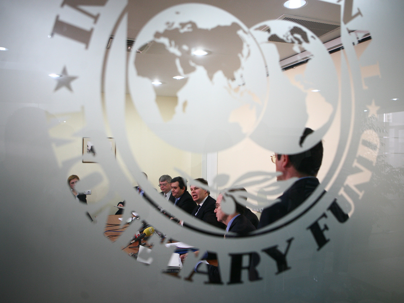 FMI propune introducerea a doua taxe globale in sistemul bancar
