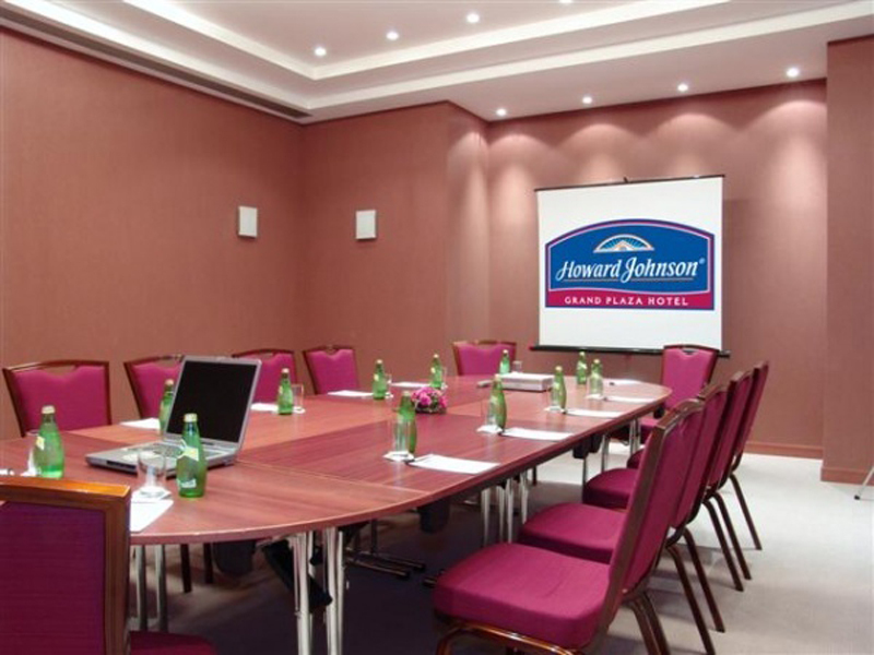 Fostul hotel Dorobanti din Capitala, operat sub franciza Howard Johnson, este unul dintre cele mai importante active ale omului de afaceri Gabriel Popoviciu, conform informatiilor din piata 