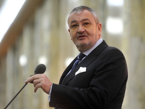Vladescu: Din fiecare miliard incasat la privatizarea BCR trebuia sa avem 100 km de autostrada