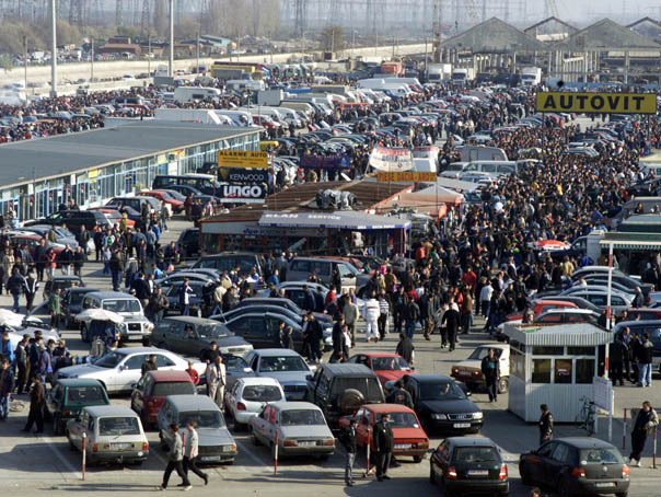 Guvernul anunta pana in iunie daca schimba taxa auto