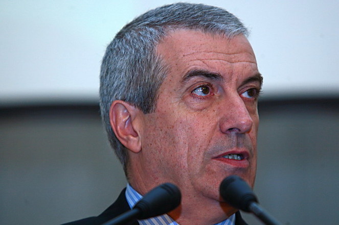 Tariceanu: Reducerea cheltuielilor si concedierile din sectorul public, solutii de moment