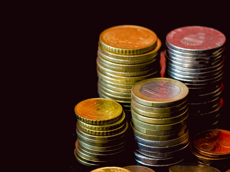 Comisia Europeana: Fara masuri suplimentare, deficitul bugetar urca la 8% din PIB