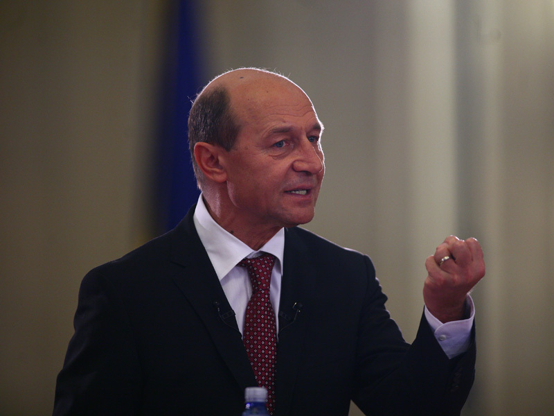 Surse: Ultimele negocieri cu FMI - TVA de 22%, concedieri masive in sectorul bugetar, pensii inghetate, ajutoare sociale diminuate
